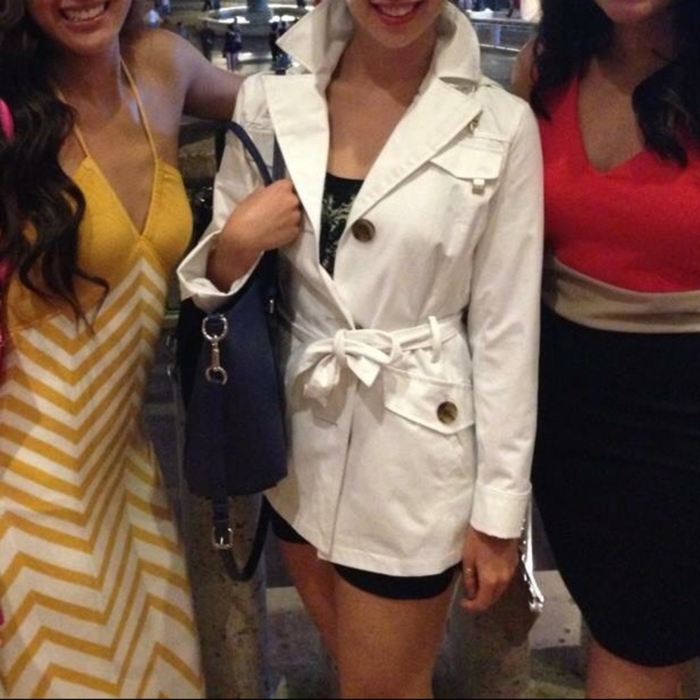 White Ellen Tracy trench coat rain jacket